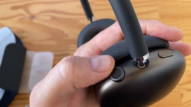 Apple AirPods Max unboxing: a solid first effort! смотреть онлайн