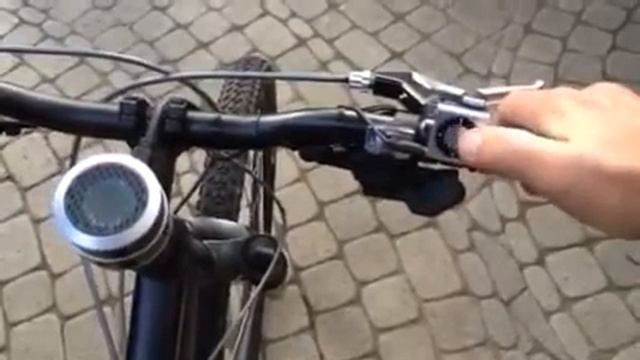 Safetunz Apple iPod Shuffle® on bike смотреть онлайн