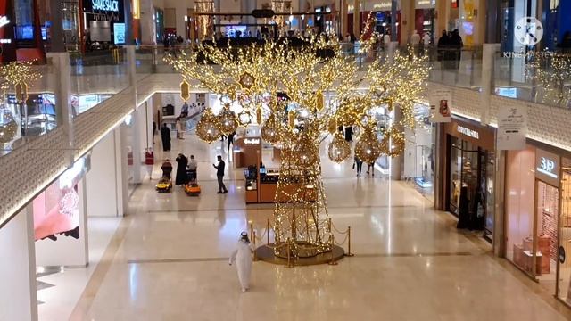 Abu Dhabi Largest Mall – YAS MALL | Apple Store | Mercedes-Benz Store смотреть онлайн