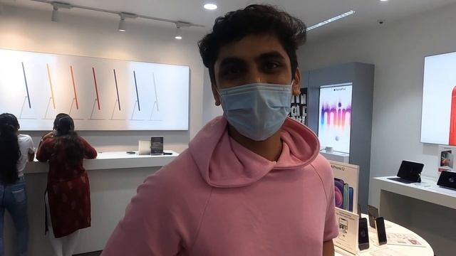 Best shop for buying Apple i Phone is Aptronix Juhu || Wasim Bhai gifted himself i Phone 12 смотреть онлайн