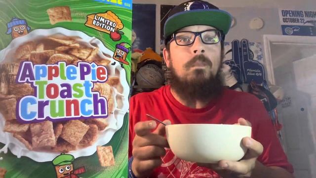 Let’s Slice Up A Holiday Classic Apple Pie: I Tried Apple Pie Toast Crunch смотреть онлайн