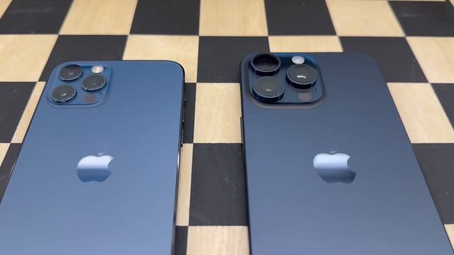 Color comparison. Pacific Blue vs Blue Titanium! 12 Pro vs 15 Pro Max смотреть онлайн