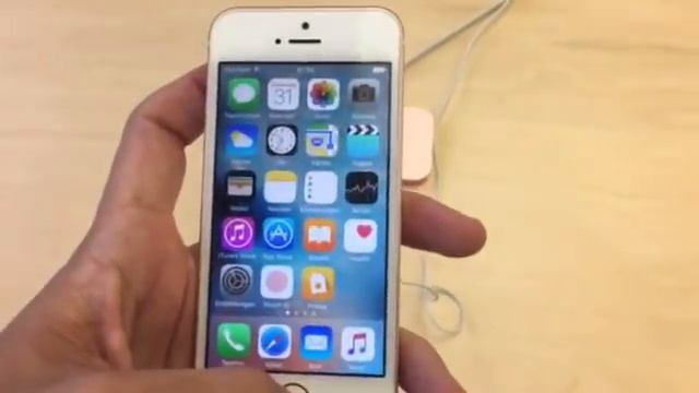 הצצה ראשונית לאייפון iPhone SE GSM-Israel смотреть онлайн