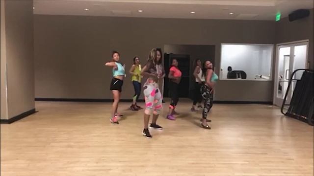 Nicole Steen’s ZUMBA Dance To “El Anillo” By Jennifer Lopez