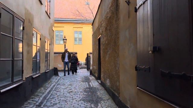 Stockholm Walks: Old Town. The oldest square and street in Stockholm, strolling, looking in windows смотреть онлайн