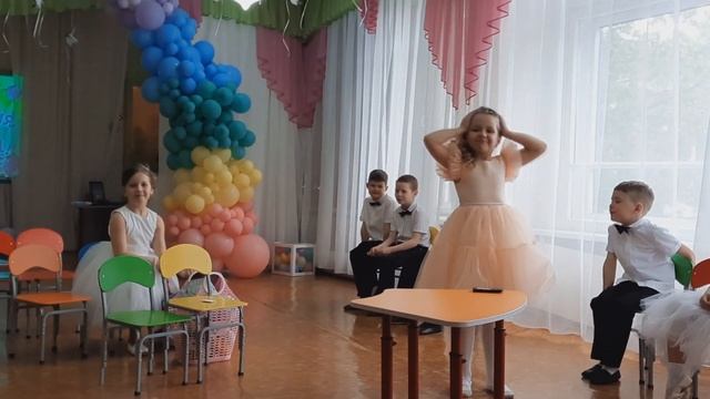 ВЛОГ: Очень классный выпускной у Дарьи. 27.05.2022 смотреть онлайн