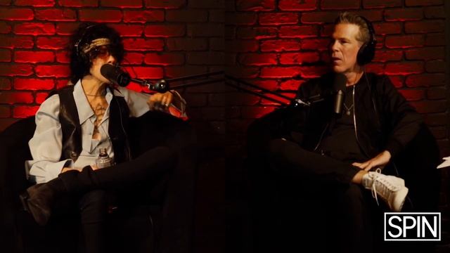 LP sits down with Scott Lipps to talk about growing up in New York, songwriting, and new music. смотреть онлайн
