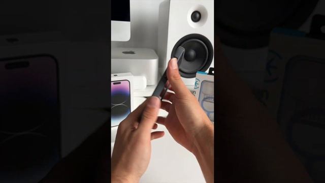Showing off all-new Speck iPhone 14 cases смотреть онлайн