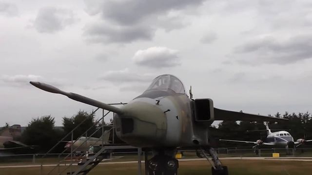 SEPECAT Jaguar GR-1 attack aircraft смотреть онлайн