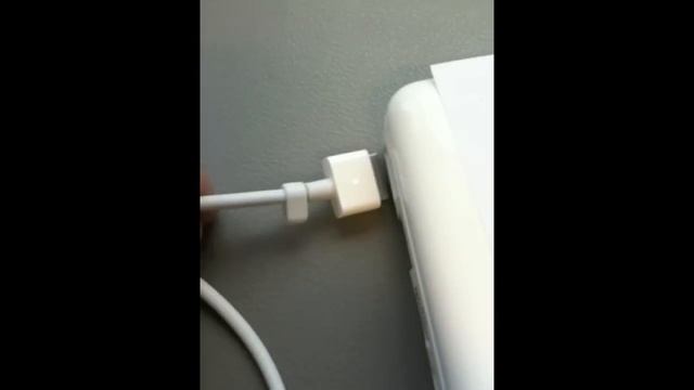 The Magical MagSafe Adapter - Very Weird! смотреть онлайн