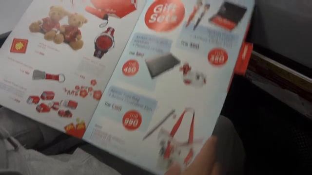 Цены на еду в меню AirAsia.com