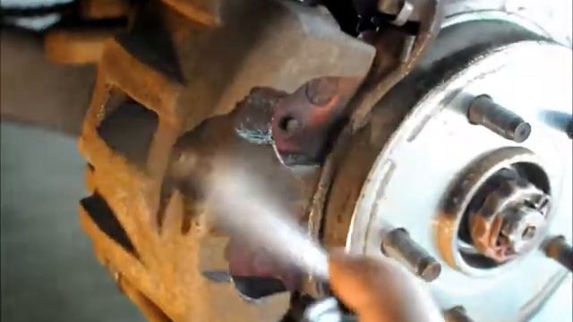 Paint Brake Calipers On A Jeep Grand Cherokee