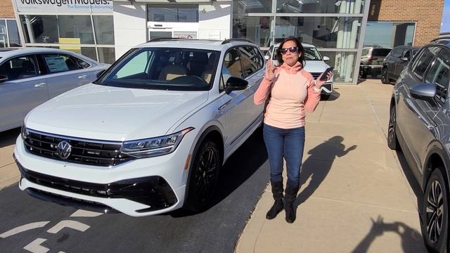 Vilma flew in from Florida to buy this Tiguan SE R-Line! Fly in! Drive out! смотреть онлайн
