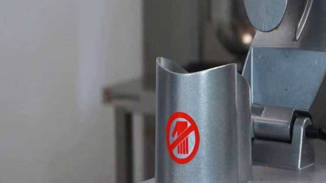 Potato stripping with FCE-2+ julienne disc (5/64") смотреть онлайн