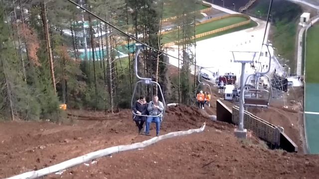 Спуск на подъемнике в Чайковском смотреть онлайн