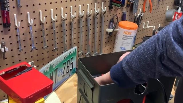 Harbor Freight DIY Solar Generator + Portable Boom Box Stereo Blue Tooth Speaker смотреть онлайн
