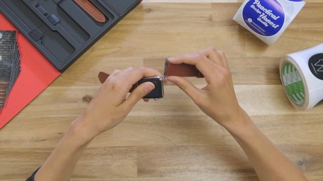 Classic Leather Band for Apple Watch смотреть онлайн