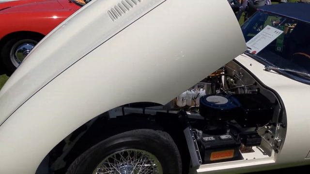 Incredibly Original, One-owner 1961 Jaguar E-Type смотреть онлайн