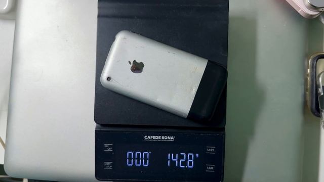 iPhone 13 mini vs iPhone 2G in Weight смотреть онлайн