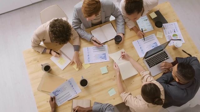 Beware of iPhone 15 Pro Max and Here's Why смотреть онлайн