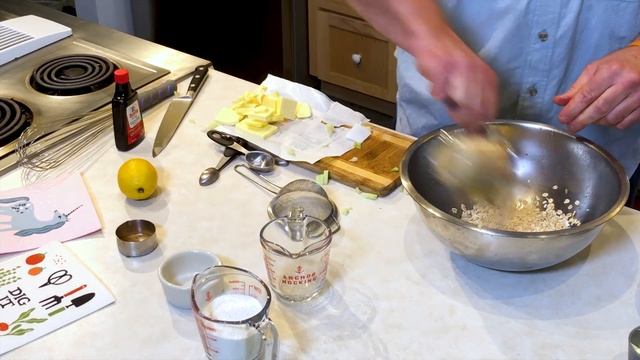 Episode 35 | DOOR COUNTY GIRL | Swedish Apple Crisp | Life in Sister Bay смотреть онлайн