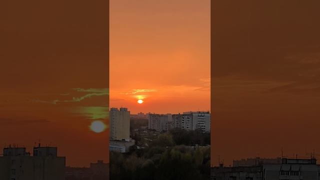 Оранжевое небо, осеннее солнце, закат #закат #солнце #осень #октябрь #осеннеесолнце #каковакрасота смотреть онлайн