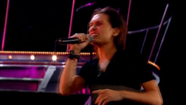 Robbie Williams & Mark Owen - Back For Good (2003) смотреть онлайн
