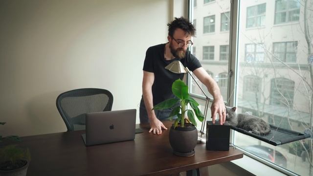 Minimalist Desk Setup Tour смотреть онлайн