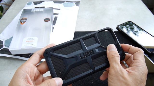 รีวิว เคส UAG MONARCH SERIES (Carbon Fiber) IPHONE 12 PRO MAX 5G CASE смотреть онлайн