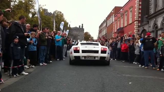 Lamborghini spits flames. Cannonball Ireland смотреть онлайн
