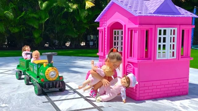 Мия играет и превращает Маленькое в Большое| Мия Настя и Артем смотреть онлайн