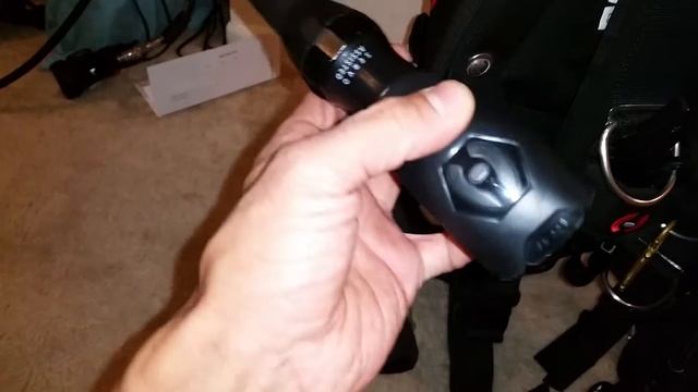 Hollis DC7 Yoke with 500SE Regulator смотреть онлайн