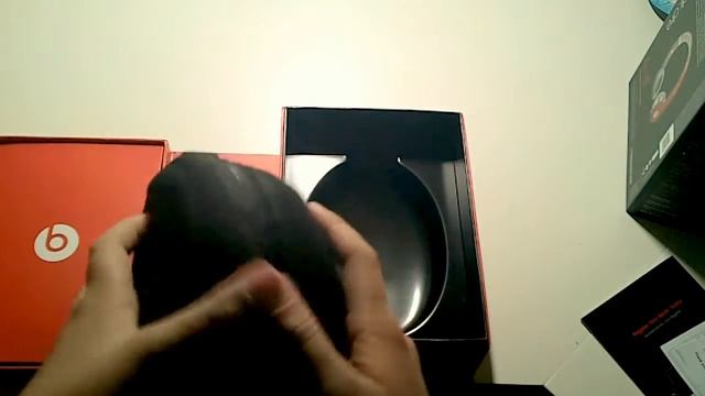 Ouverture Beats SOLO HD (RED EDITION) смотреть онлайн