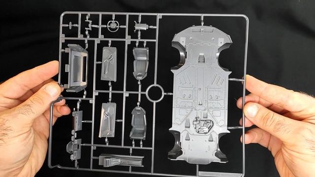 Aoshima LBWK Lamborghini Huracan 1/24