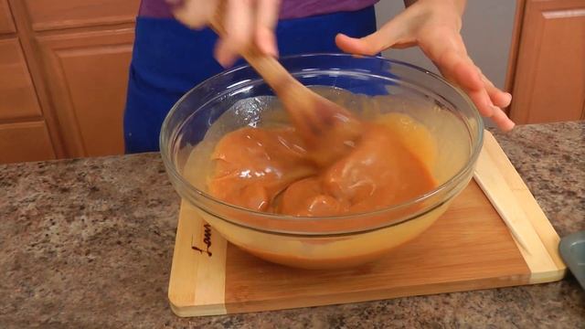How to Make Caramel Apples - Laura Vitale - Laura in the Kitchen Episode 472 смотреть онлайн