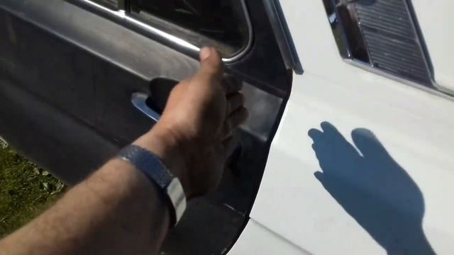 Закрывание не родной двери на Газ-24 смотреть онлайн