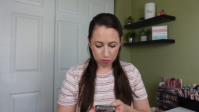 I Am Not Buying This Makeup смотреть онлайн