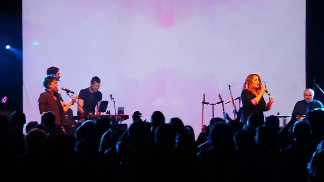 Noemi - Fammi Respirare Dai Tuoi Occhi (live@Phenomenon) [24/24] смотреть онлайн