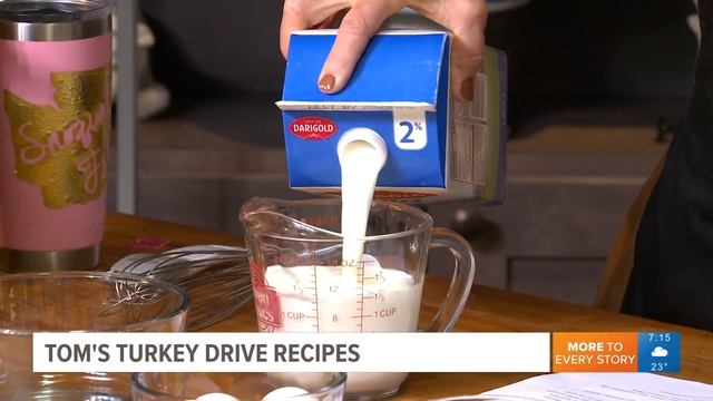 Tom's Turkey Drive Recipe: Apple-Cinnamon Bread Pudding смотреть онлайн