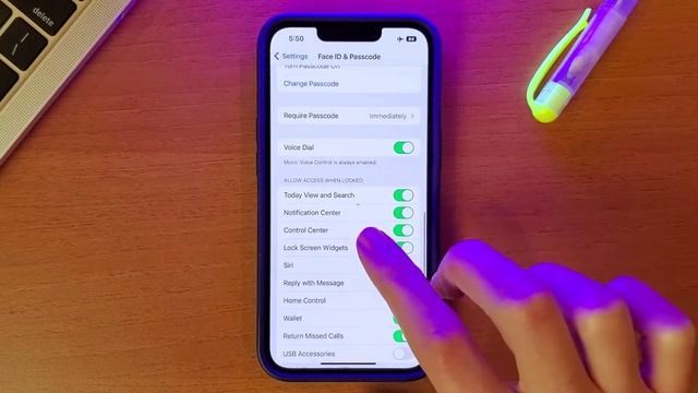 How to Disable Control Center on Your iPhone Lock Screen смотреть онлайн