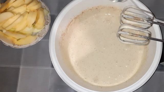 Яблочный пирог "Шарлотка" Apple pie "Charlotte" смотреть онлайн
