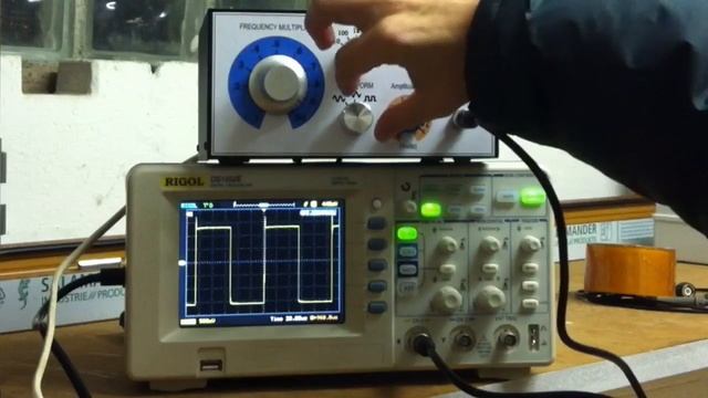 Signal function generator with ICL8038 смотреть онлайн