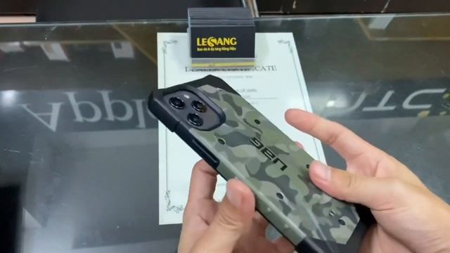 iPhone 12 Pro UAG Pathfinder Case First Look & Hands On смотреть онлайн