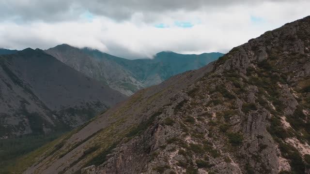 От Нелькана до Аяна. Как живут люди в самом изолированном районе Хабаровского края смотреть онлайн