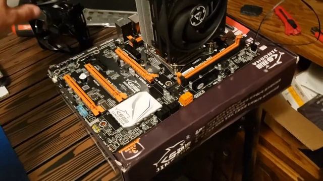 Building the Channel's First Computer with a Xeon E5-2658 смотреть онлайн