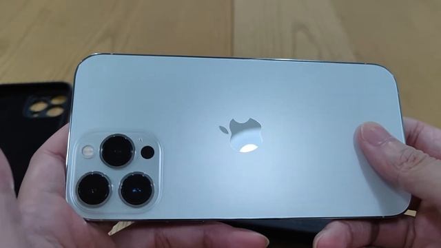UAG MONARCH iPhone 13 Pro Max Case Unboxing UAG iPhone 13 Pro Max 軍規6米防摔保護殼 смотреть онлайн