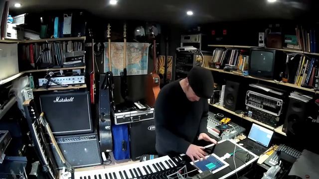 Garageband on iOS - complete band using only the voice and sampler смотреть онлайн