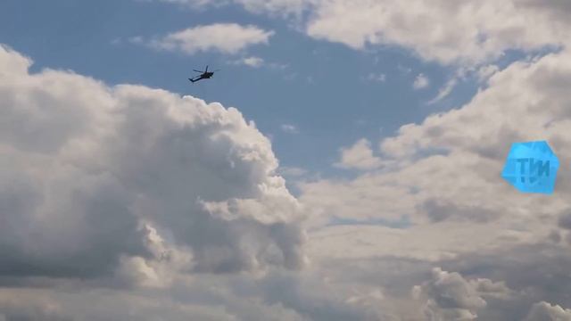 Авиашоу МАКС: Косые петли «Ансата», пролет Ми-35 хвостом вперед и самый тихий в мире Airbus 350 смотреть онлайн