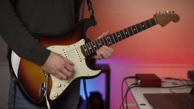 Guitar loop in Tracktion Waveform 10 using Vox ToneLab смотреть онлайн