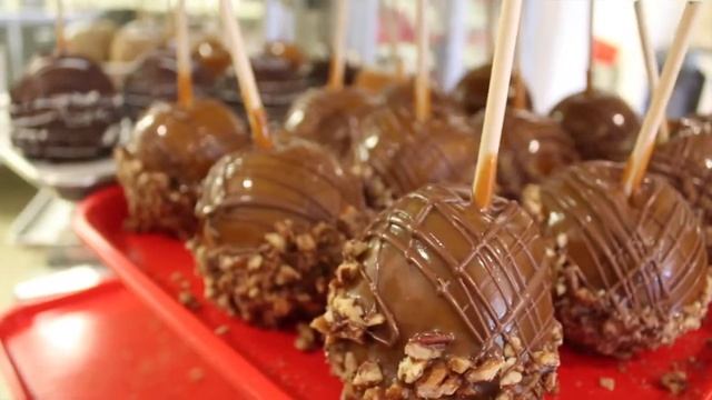 Fall in Love With Norman: Apple Tree Chocolate смотреть онлайн